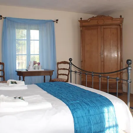 Normandy Getaways At Mis Harand