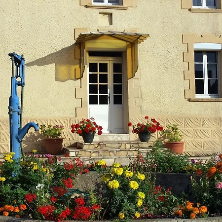 Normandy Getaways At Mis Harand Bed & Breakfast